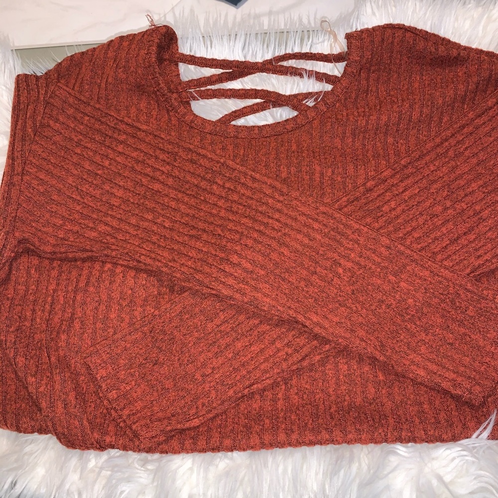 Orange top with cross back! 🧡